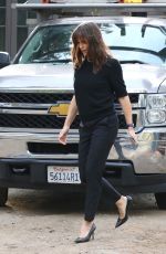 JENNIFER GARNER VVisits Her House Under Construction in Brentwood 11/01/2021
