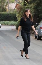 JENNIFER GARNER VVisits Her House Under Construction in Brentwood 11/01/2021