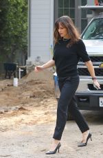 JENNIFER GARNER VVisits Her House Under Construction in Brentwood 11/01/2021