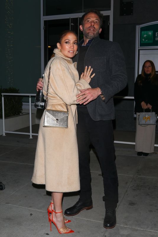JENNIFER LOPEZ and Ben Affleck at Spagos Restaurant in Beverly Hills 11/28/2021