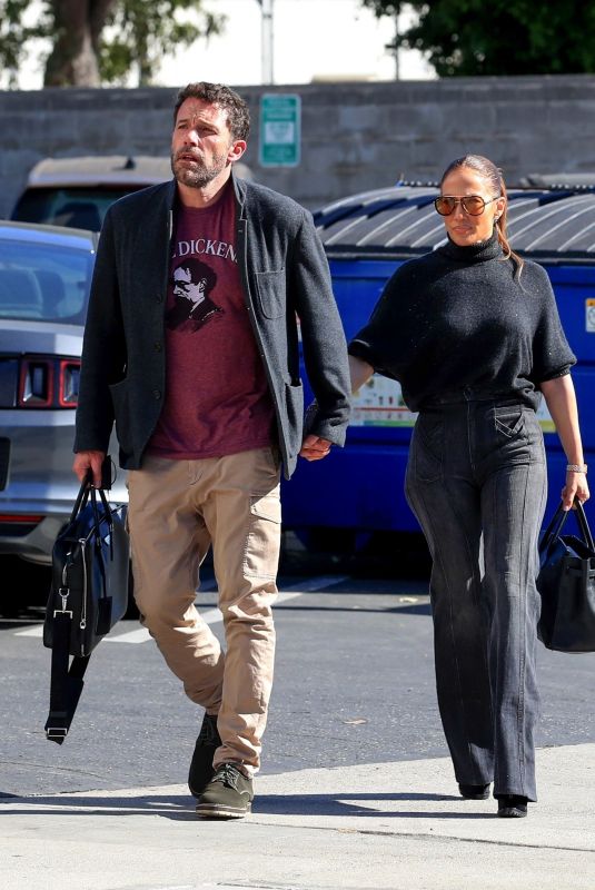 JENNIFER LOPEZ and Ben Afleck Arrives at a Music Studio in Los Angeles 11/27/2021