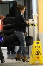 JENNIFER LOPEZ Heading to Her Office in Los Angeles 11/07/2021