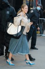 JESSICE SEINFELD Leaves ABC Studios in New York 11/24/2021