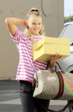 JOJO SIWA Arrives at Dance Practice in Los Angeles 11/21/2021