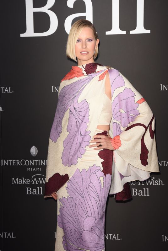 KAROLINA KURKOVA at 26th Annual Make-A-Wish Ball in Miami 11/06/2021