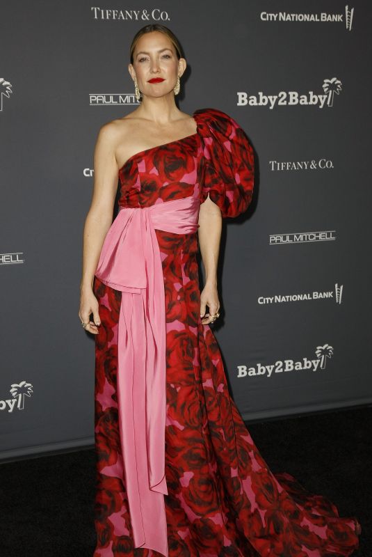 KATE HUDSON at Baby2Baby 10-Year Gala in Los Angeles 11/13/2021