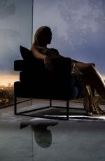 KATE HUDSON for Stuart Weitzman Holiday 2021 Campaign