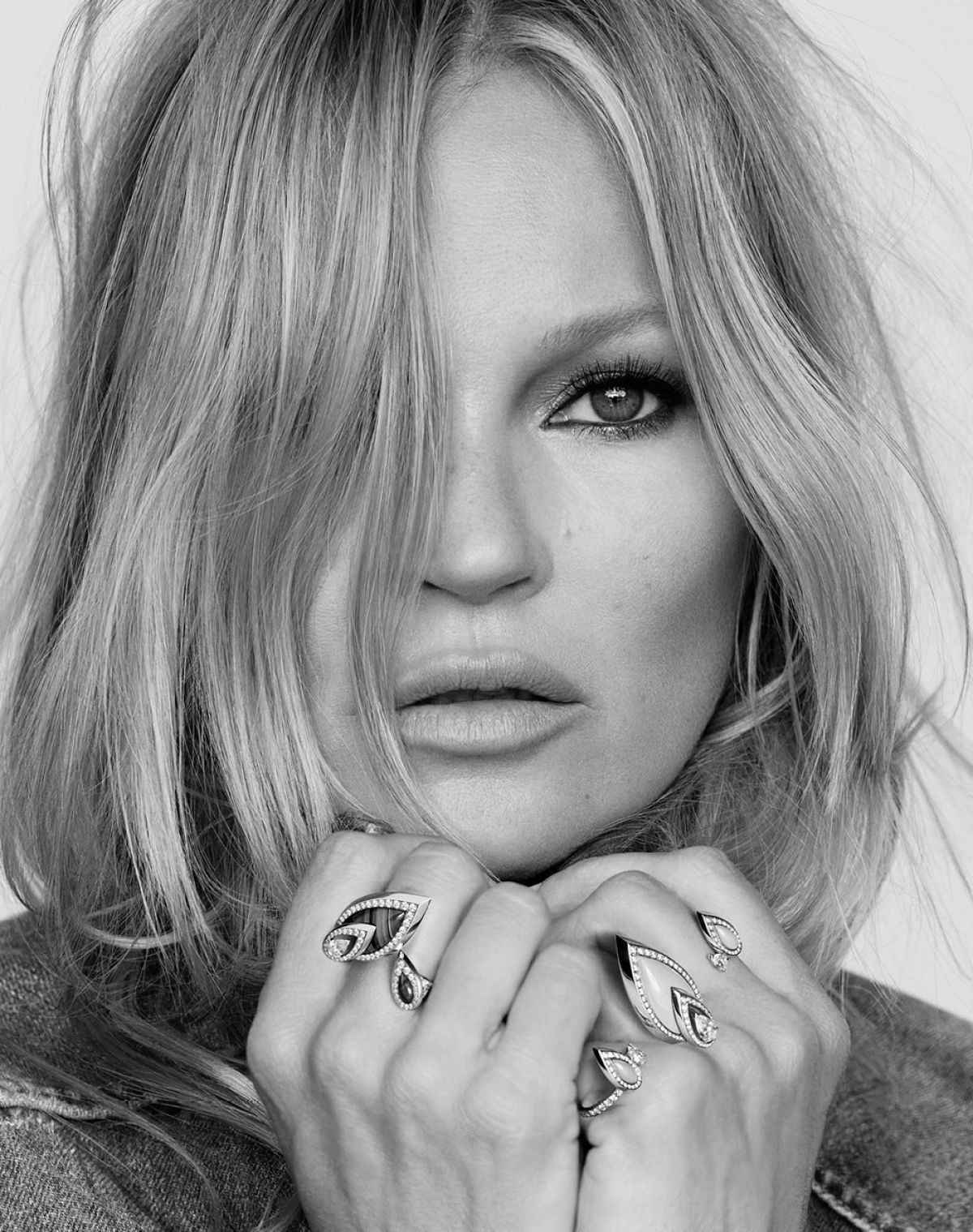 KATE MOSS for Vogue Magazine, Russia December 2021 – HawtCelebs