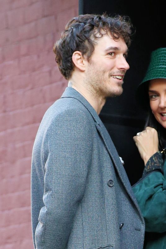 KATIE HOLMES and David Alexander Flinn on the Set of Rare Objects in New York 11/10/2021