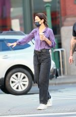 KATIE HOLMES Heading to the Set of Rare Objects in New York 11/09/2021