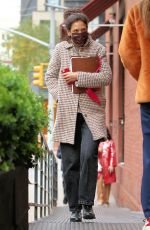 KATIE HOLMES Heading to the Set of Rare Objects in New York 11/15/2021