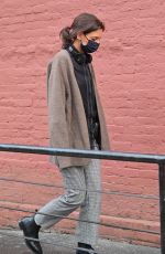 KATIE HOLMES Leaves Rare Objects Set in New York 11/11/2021
