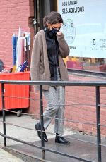 KATIE HOLMES Leaves Rare Objects Set in New York 11/11/2021