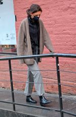 KATIE HOLMES Leaves Rare Objects Set in New York 11/11/2021