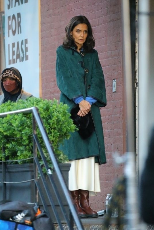 KATIE HOLMES on the Set of Rare Objects in New York 11/15/2021