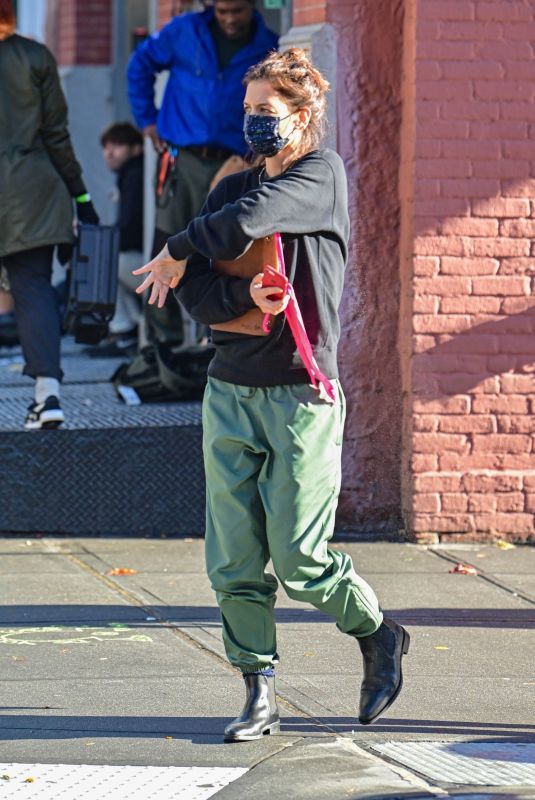 KATIE HOLMES Out in New York 11/12/2021