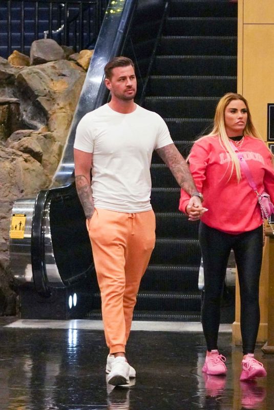 KATIE PRICE and Carl Woods at Rewal Bodies Exhibition at Bally’s in Las Vegas 11/13/2021