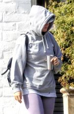 KATY PERRY Leaves a Skin Care Clinic in Beverly Hills 11/09/2021