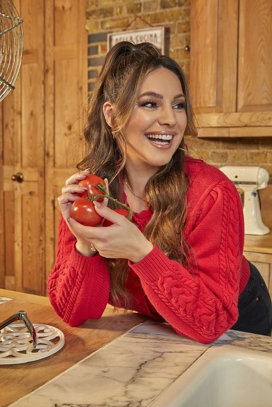KELLY BROOK for Cookery Calendar with SlimFast, November 2021