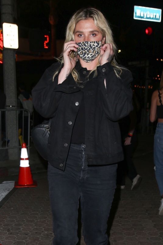 KESHA Arrives at Licorice Pizza Screening at The Fox Theatre in Westwood 11/20/2021
