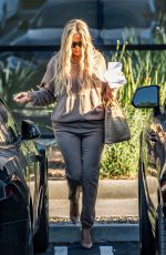 KHLOE KARDASHIAN Leaves an Office in Calabasas 11/12/2021