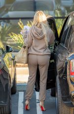 KHLOE KARDASHIAN Leaves an Office in Calabasas 11/12/2021