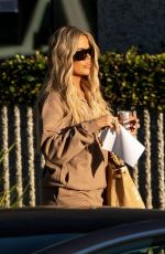 KHLOE KARDASHIAN Leaves an Office in Calabasas 11/12/2021