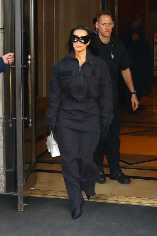 KIM KARDASHIAN Leaves Her Hotel in New York 11/02/2021