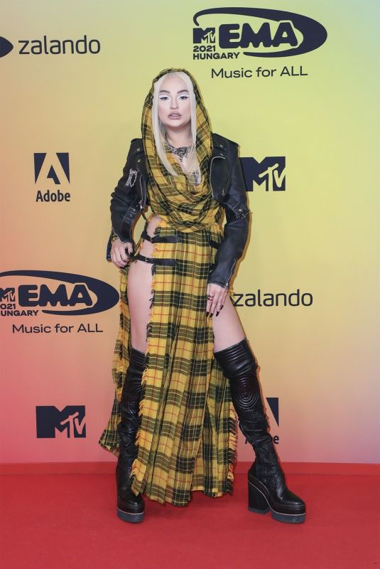 KIM PETRAS at MTV Europe Music Awards 2021 in Budapest 11/14/2021