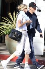 KIMBERLY STEWART Out for Lunch at Beverly Glen in Beverly Hills 11/26/2021