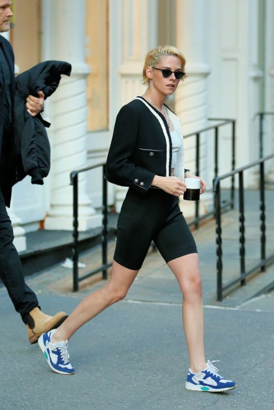 KRISTEN STEWART Out and About in New York 11/04/2021