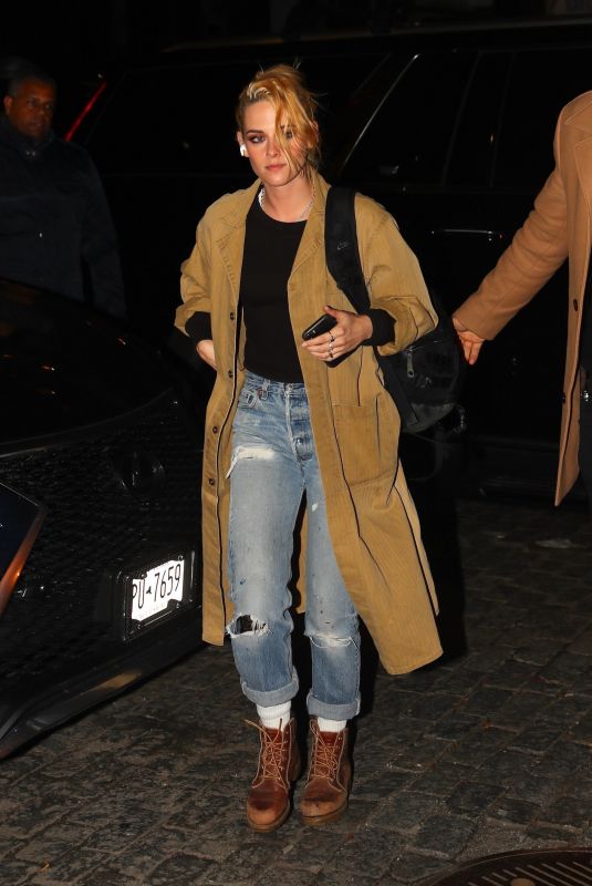 KRISTENS TEWART Out for Dinner After Jimmy Fallon Show in New York 11/03/2021
