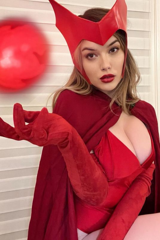 LAUREN SUMMER - Instagram Photos 11/03/2021