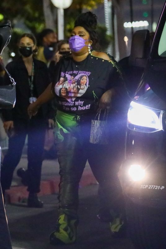 LIZZO Arrives at Harry Styles’ Love On Tour Concert at The Forum in Los Angeles 11/19/2021