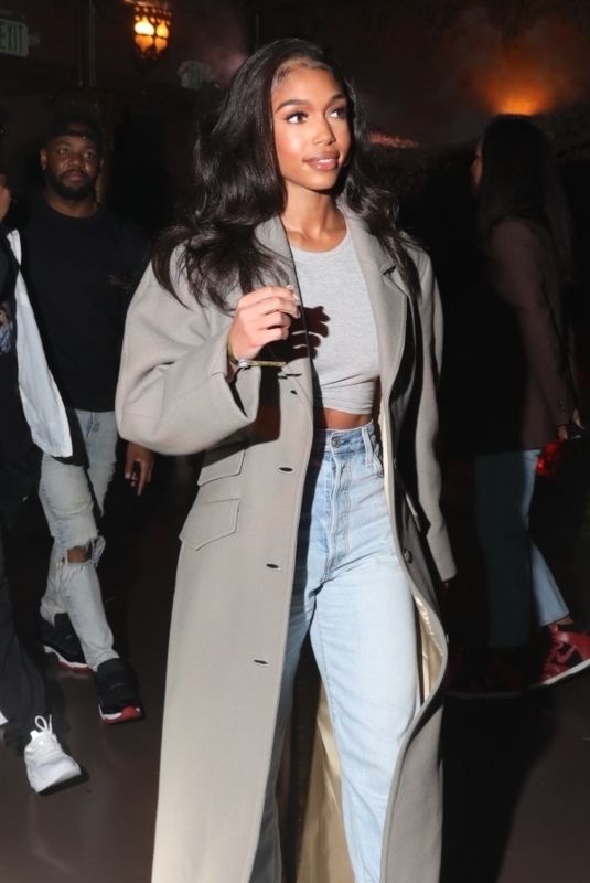 LORI HARVEY Arrives at COD Triller Game Event in Los Angeles 11/03/2021