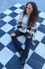 MADISON PETTIS - Instagram Photos 11/16/2021