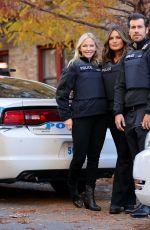 MARISKA HARGITAY and KELLI GIDDISH on the Set of Law and Order: Special Victims Unit in New York 11/22/2021