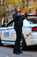 MARISKA HARGITAY and KELLI GIDDISH on the Set of Law and Order: Special Victims Unit in New York 11/22/2021