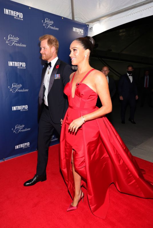 MEGHAN MARKLE and Prince Harry Arrives at 2021 Salute to Freedom Gala in New York 11/10/2021