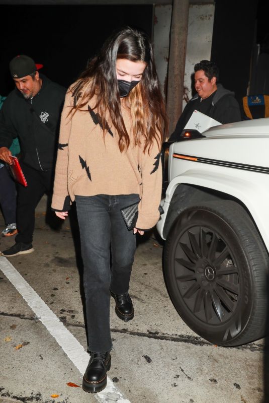 MIRANDA COSGROVE Leaves Craig