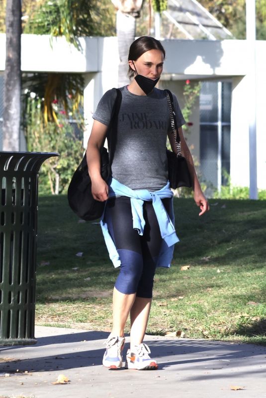 NATALIE PORTMAN Takes Her Daughter to Swimming Lessons in Los Angeles 11/15/2021
