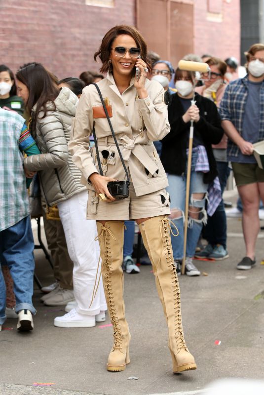 NICOLE ARI PARKER on the Set of And Just Like That in New York 11/03/2021