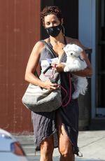 NICOLE MURPHY Out with Her Dog at a Pet Store in Beverly Hills 11/28/2021
