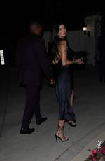 NICOLE WILLIAMS Arrives at Paris Hilton