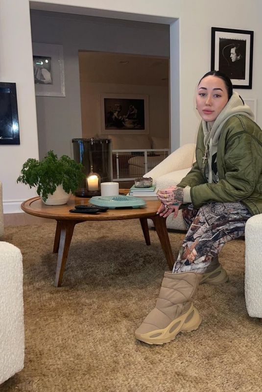 NOAH CYRUS - Instagram Photos 11/26/2021