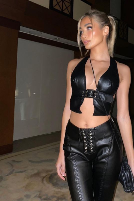 PIA MIA PEREZ - Instagram Photos 11/20/2021