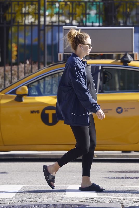 Pregnant JENNIFER LAWRENCE Out in New York 11/10/2021 – HawtCelebs