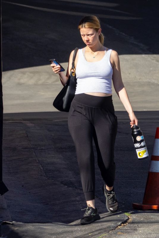 Pregnant MIA GOTH at a Gym Session in Pasadena 11/29/2021