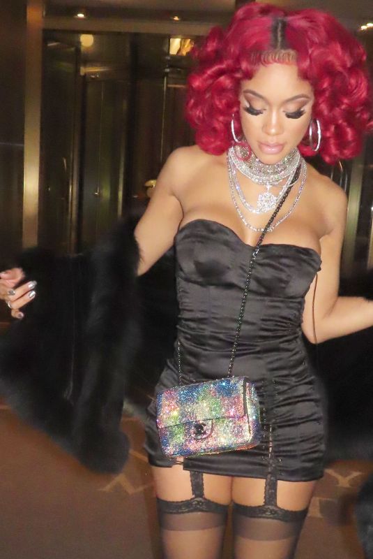 SAWEETIE Heading to SNL Show in New York 11/20/2021
