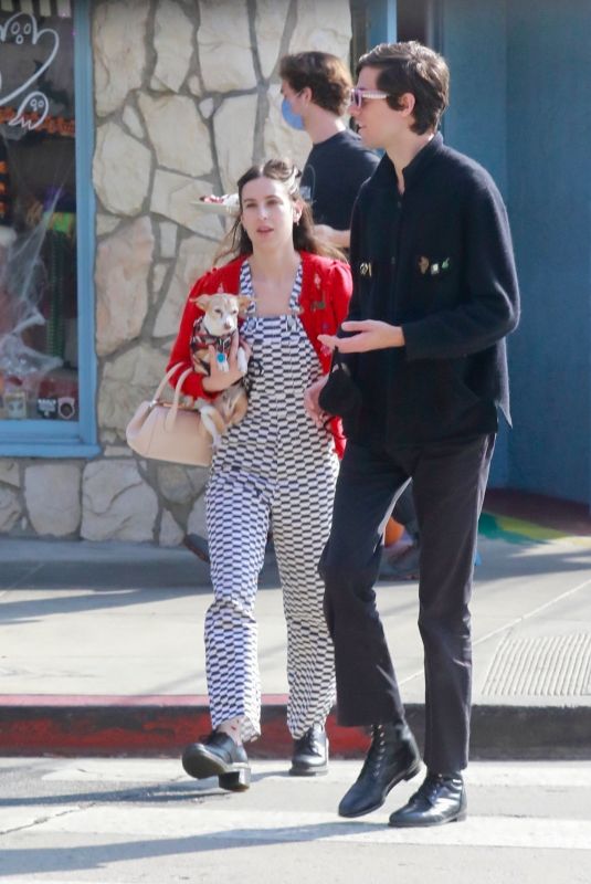 SCOUT WILLIS Out for Lunch with a Boyfriend at Lassens Natural Food and Vitamins in Los Angeles 10/31/2021